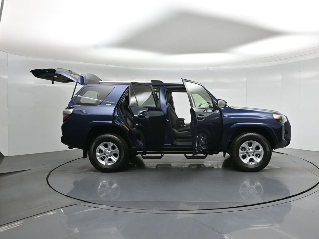 Used 2022 Toyota 4Runner SR5 Premium w/ Moonroof Package AWD/4WD image 34