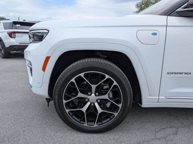 Used 2022 Jeep Grand Cherokee Summit AWD/4WD image 24