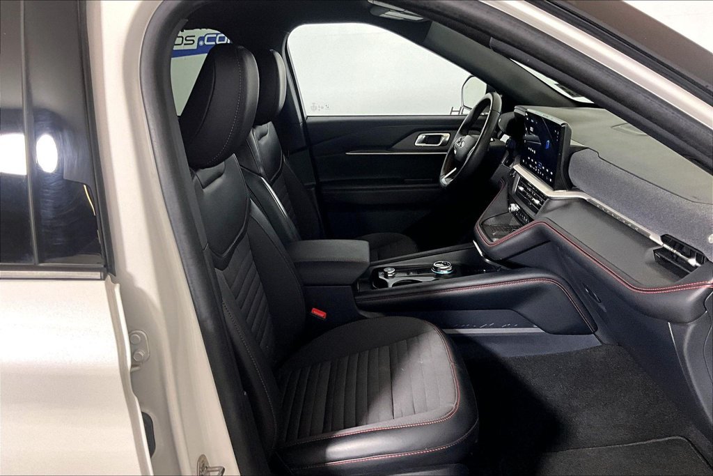 Certified 2025 Ford Explorer ST-Line w/ Premium Package RWD image 6