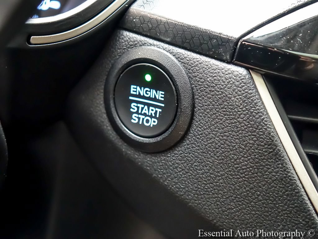 Certified 2022 Ford Escape SEL w/ SEL Stealth AWD Package image 16