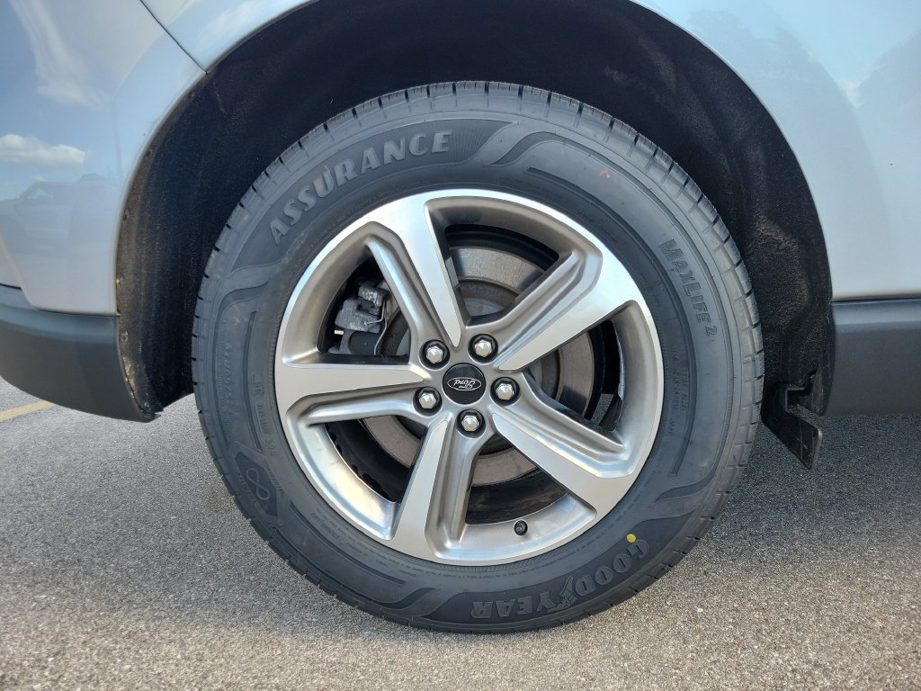 Certified 2024 Ford Edge SEL w/ Convenience Package AWD/4WD image 5