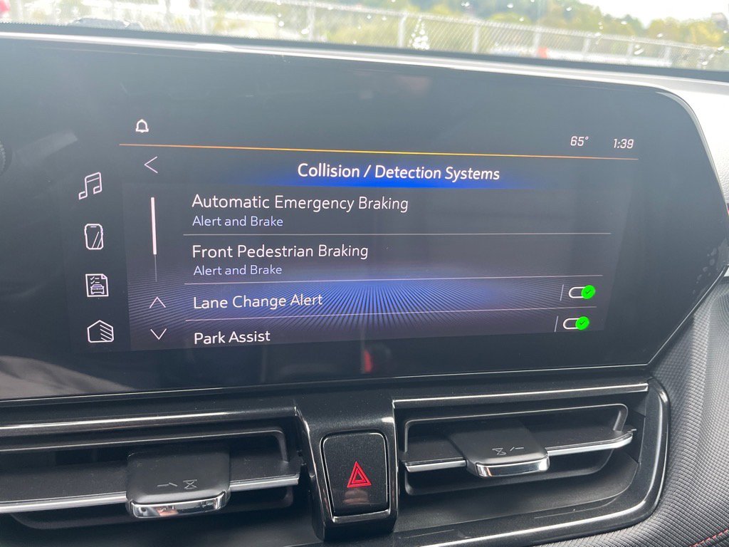 Used 2025 Chevrolet TrailBlazer RS w/ Convenience Package image 17