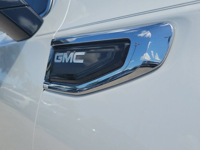 Used 2024 GMC Yukon XL SLT w/ SLT Premium Package AWD/4WD image 14