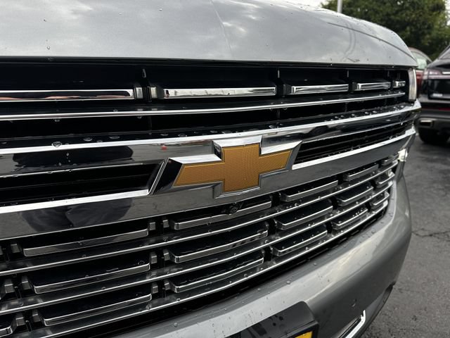 Used 2023 Chevrolet Suburban Premier w/ Advanced Technology Package AWD/4WD image 10