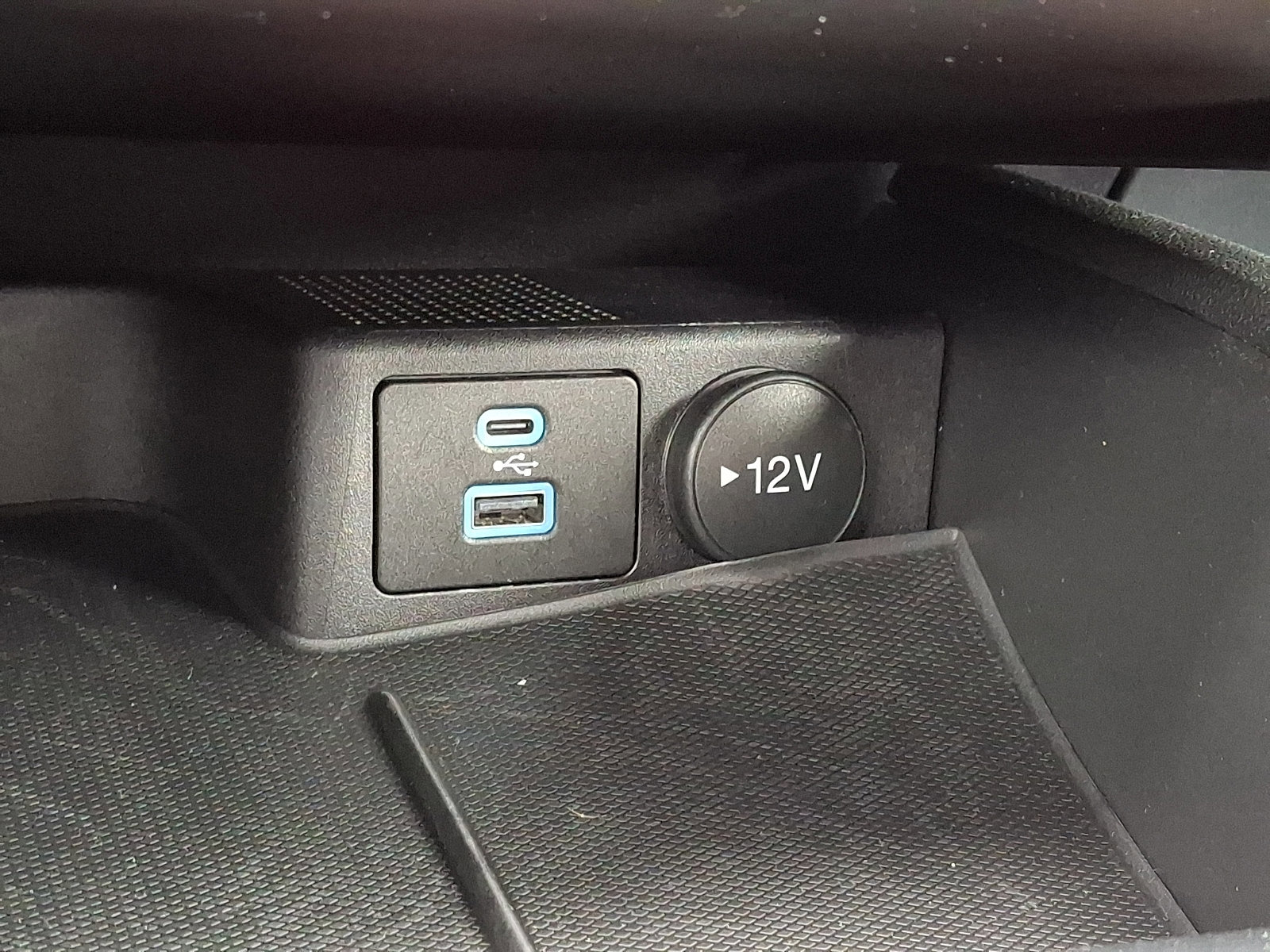 Certified 2023 Ford Escape Active AWD/4WD image 27