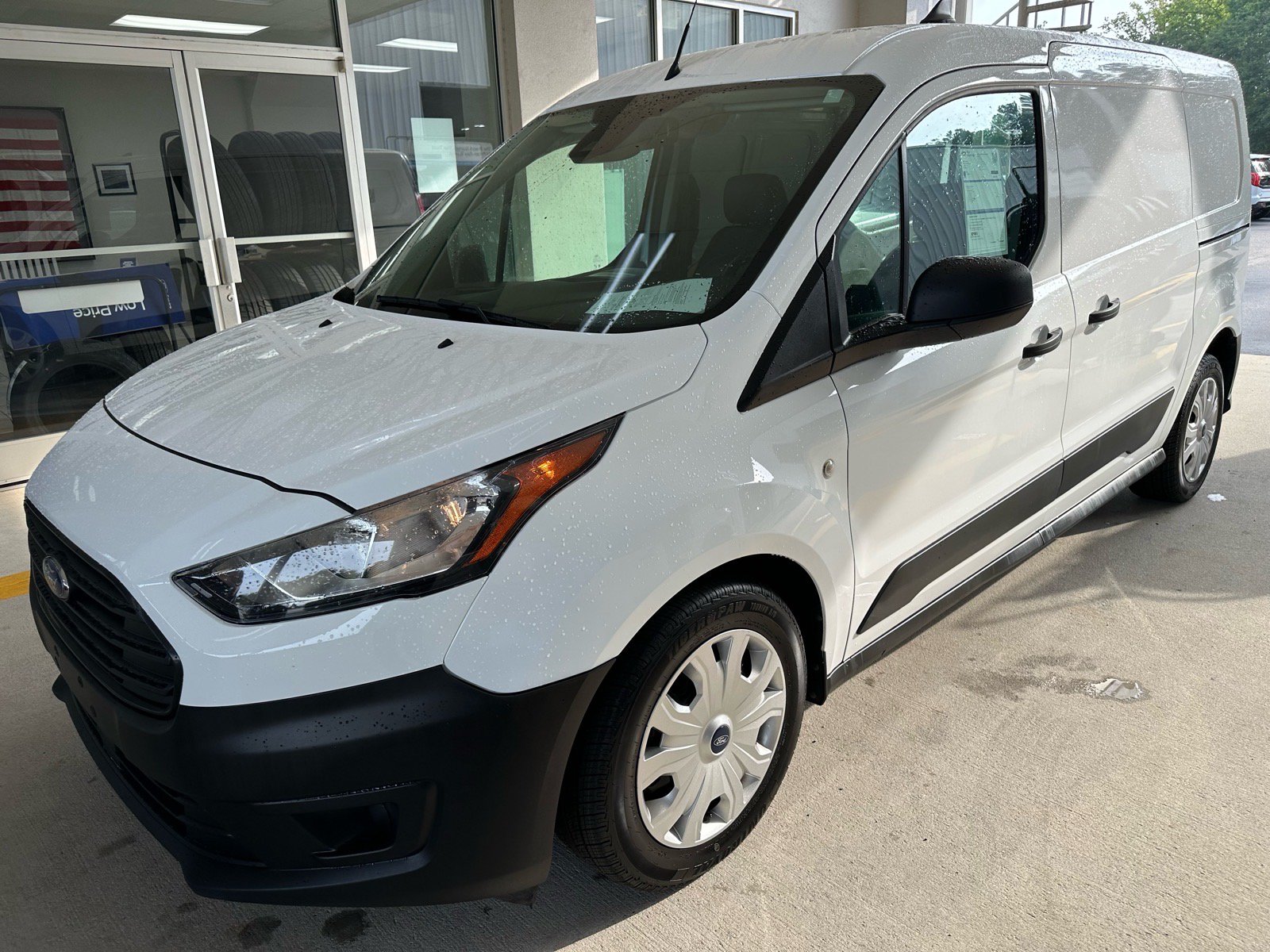 Certified 2023 Ford Transit Connect XL FWD image 3