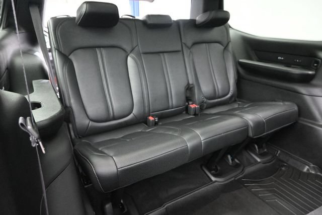 Used 2023 Jeep Wagoneer Series II AWD/4WD image 28