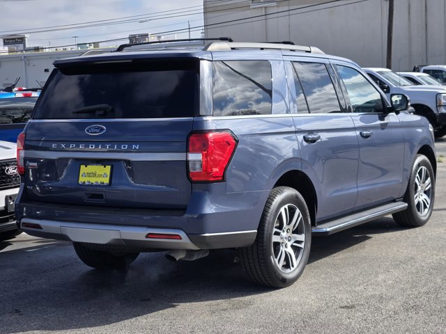 Certified 2022 Ford Expedition XLT image 5