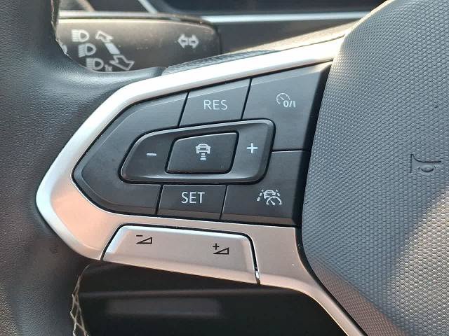 Used 2024 Volkswagen Tiguan SE AWD/4WD image 23