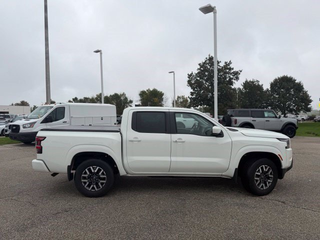 Used 2022 Nissan Frontier SV AWD/4WD image 10