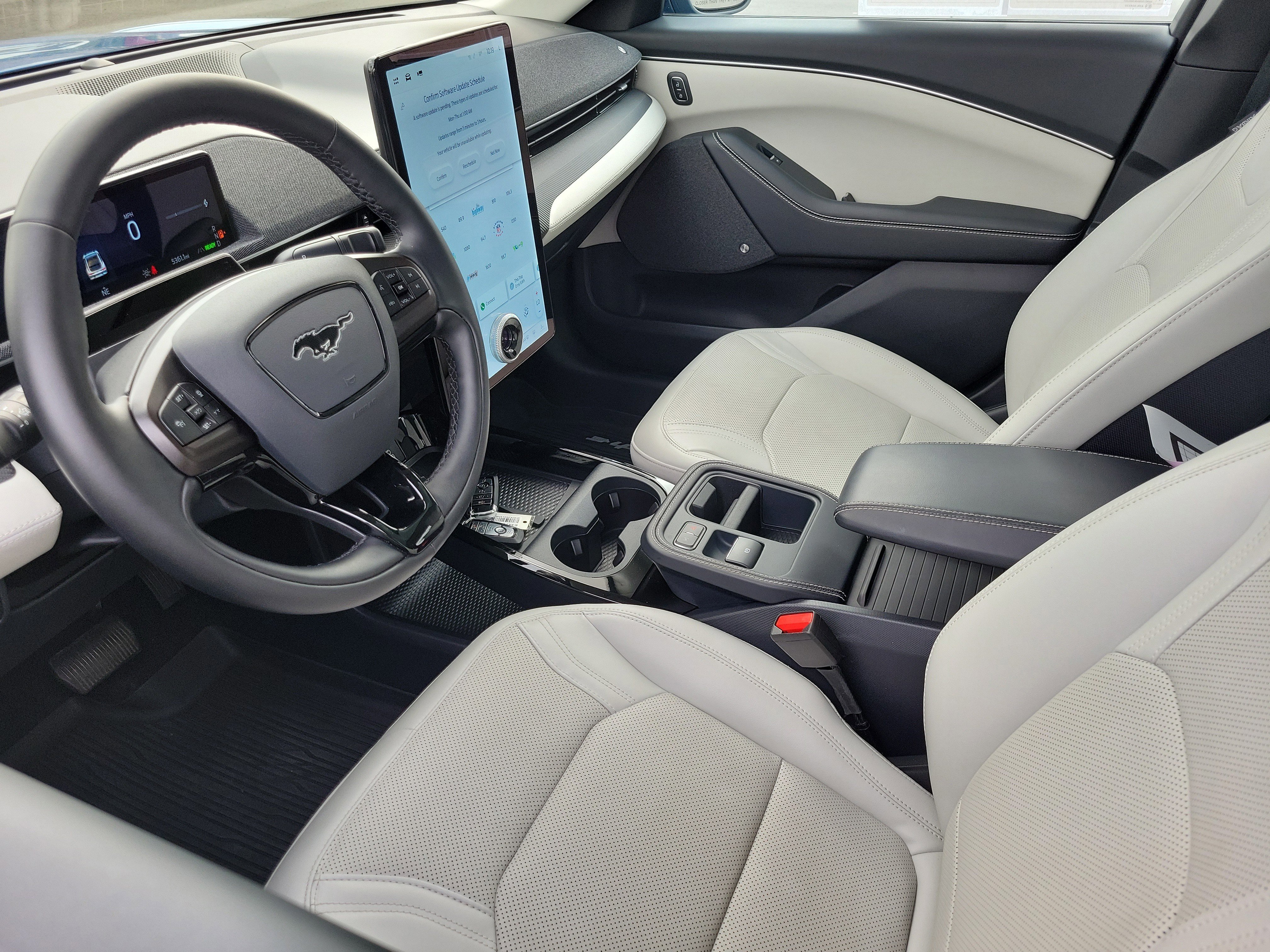 Certified 2025 Ford Mustang Mach-E Premium AWD/4WD image 4