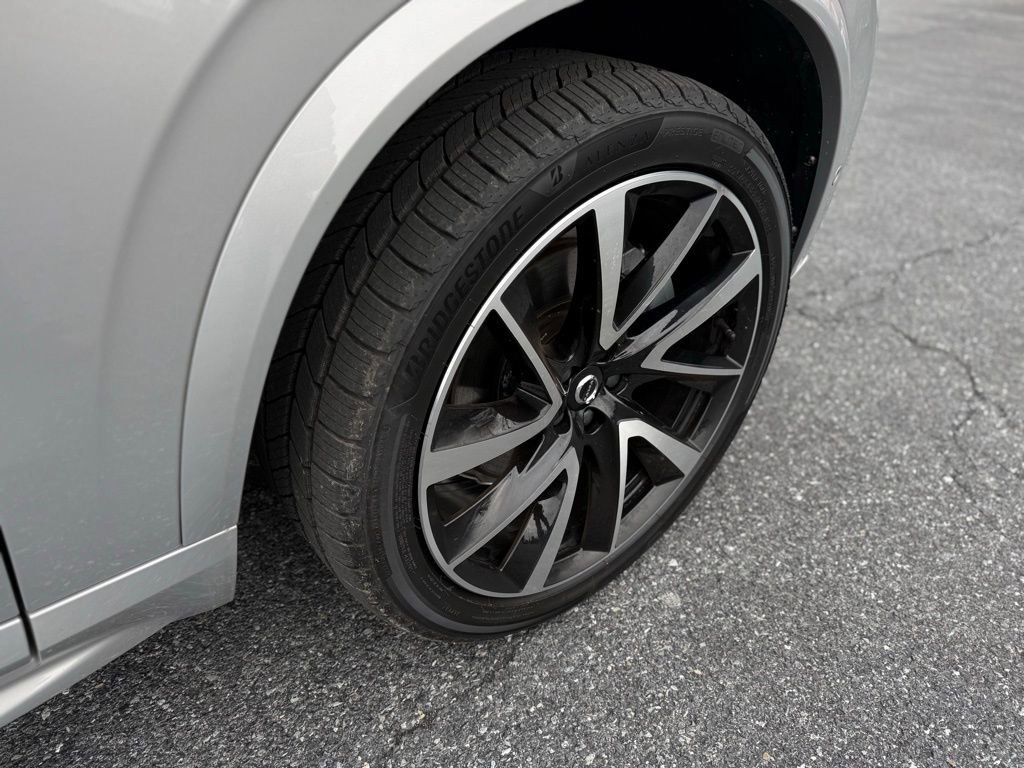 Used 2023 Volvo XC90 B6 Plus image 10