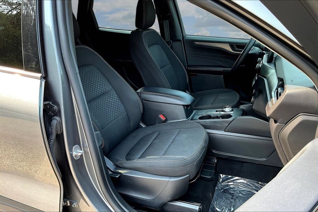 Certified 2025 Ford Escape Active FWD image 31