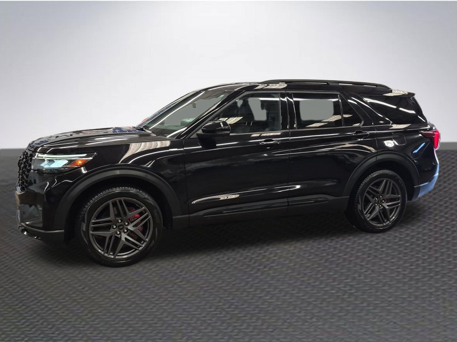 Certified 2025 Ford Explorer ST-Line w/ ST-Line Street Pack AWD/4WD image 2