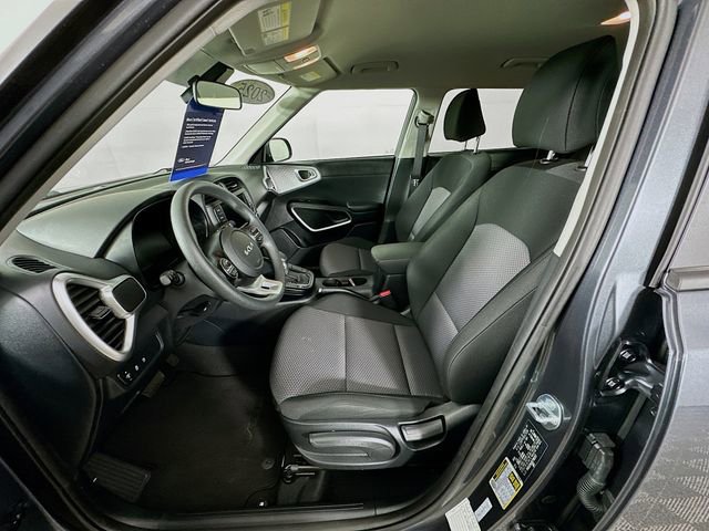 Used 2025 Kia Soul LX w/ LX Technology Package FWD image 26