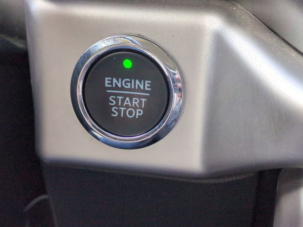 Certified 2024 Ford Expedition XLT image 28