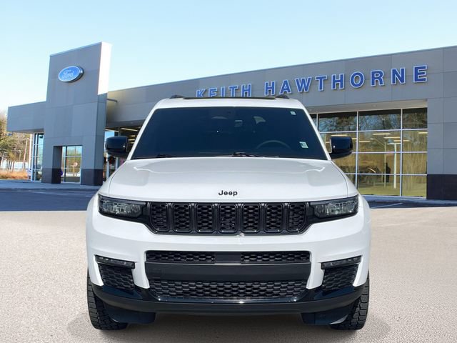 Used 2025 Jeep Grand Cherokee L Limited w/ Black Appearance Package AWD/4WD image 2