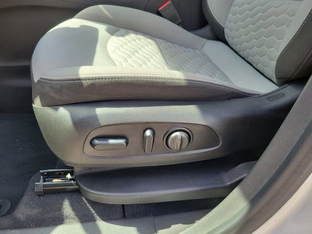 Used 2021 Chevrolet Equinox LT image 17