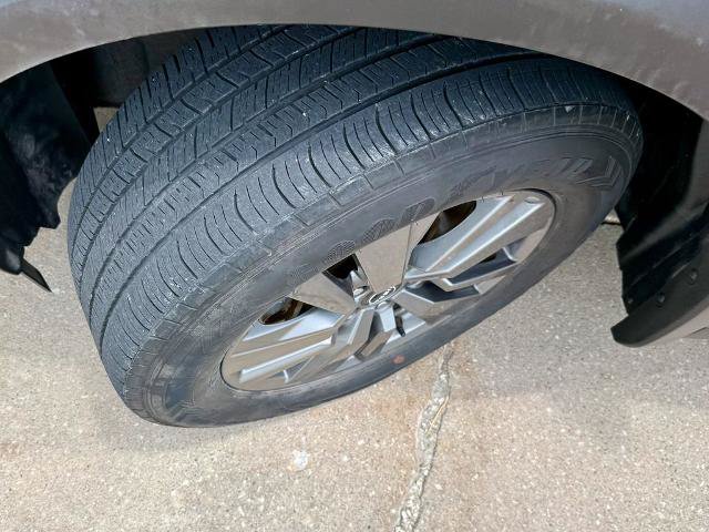 Used 2022 Nissan Pathfinder SV AWD/4WD image 37