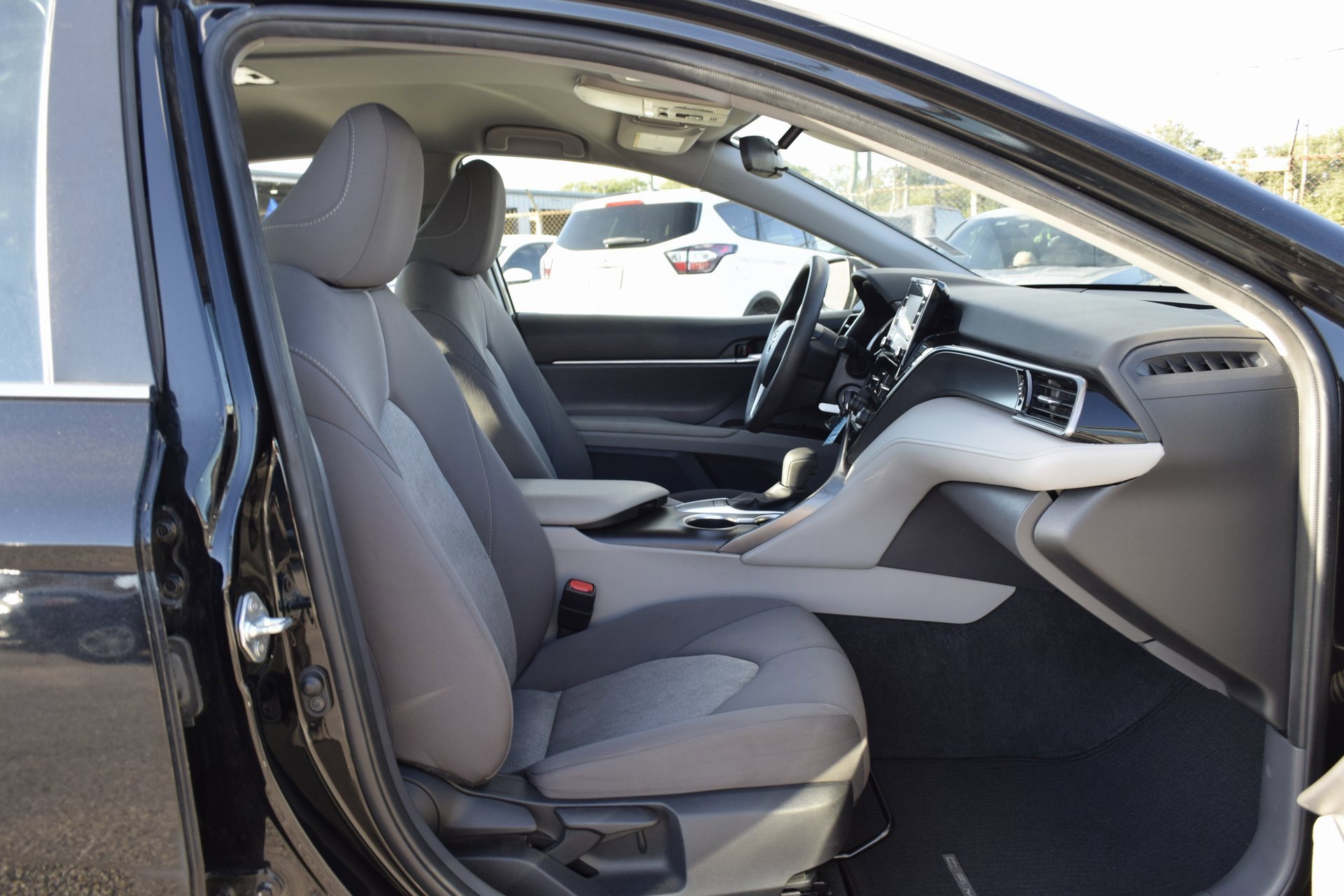 Used 2023 Toyota Camry LE image 23