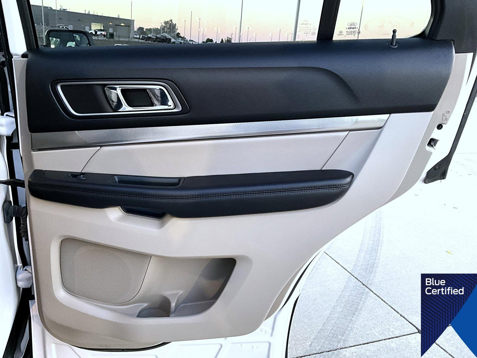 Certified 2018 Ford Explorer XLT w/ Equipment Group 202A AWD/4WD image 19