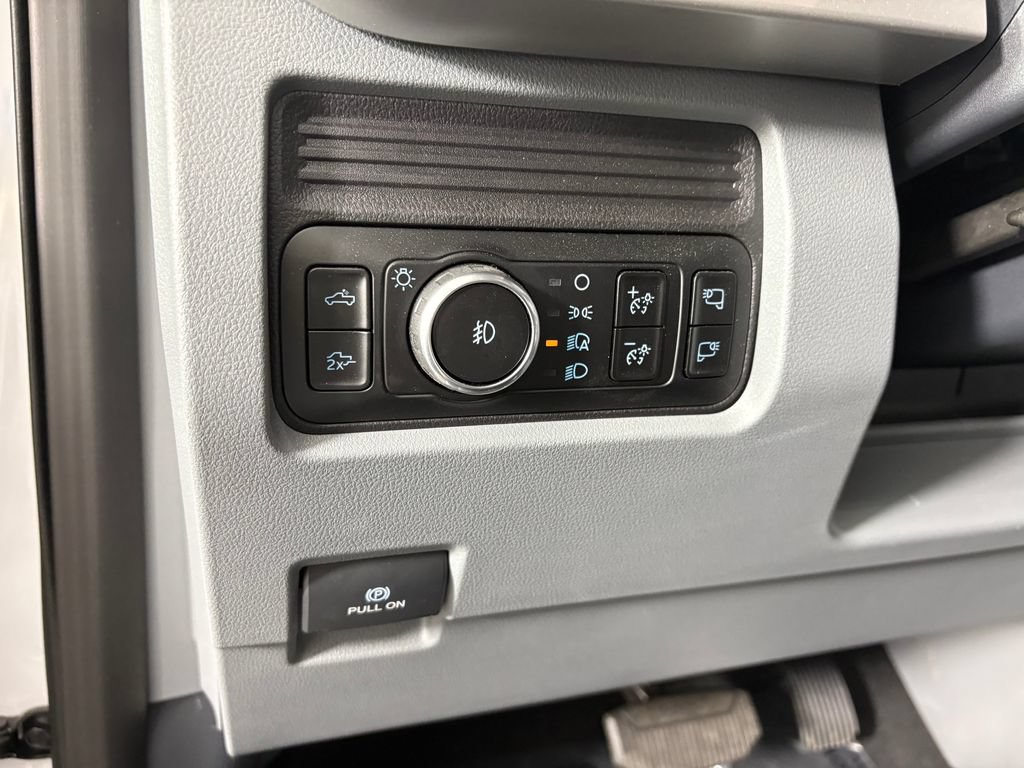 Certified 2025 Ford F250 XLT w/ Black Appearance Package AWD/4WD image 13