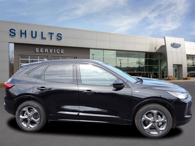 Certified 2023 Ford Escape ST-Line Select w/ Tech Pack #2 image 2