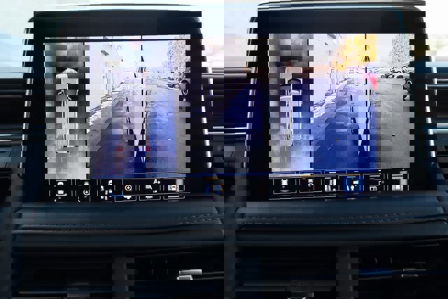 Used 2021 Chevrolet Suburban High Country image 29