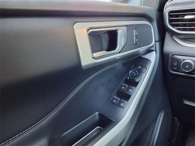 Certified 2022 Ford Explorer XLT w/ Equipment Group 202A image 27