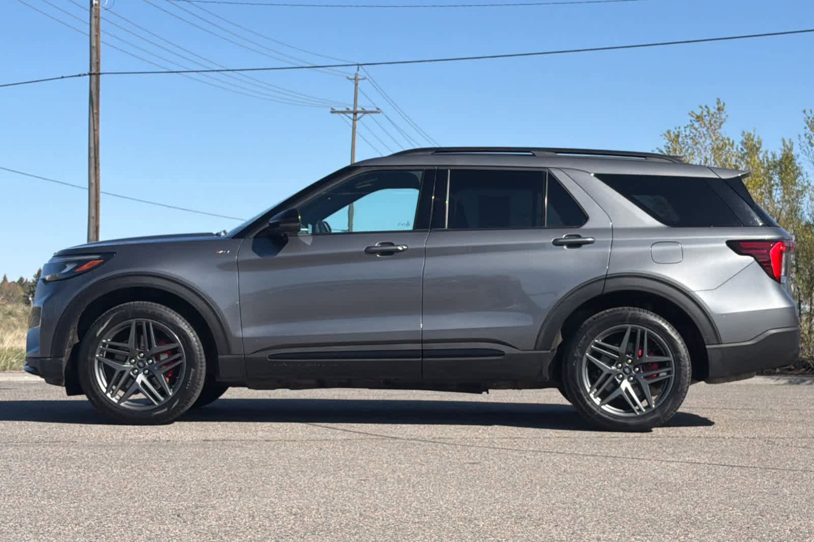 Certified 2025 Ford Explorer ST-Line w/ ST-Line Street Pack AWD/4WD image 5