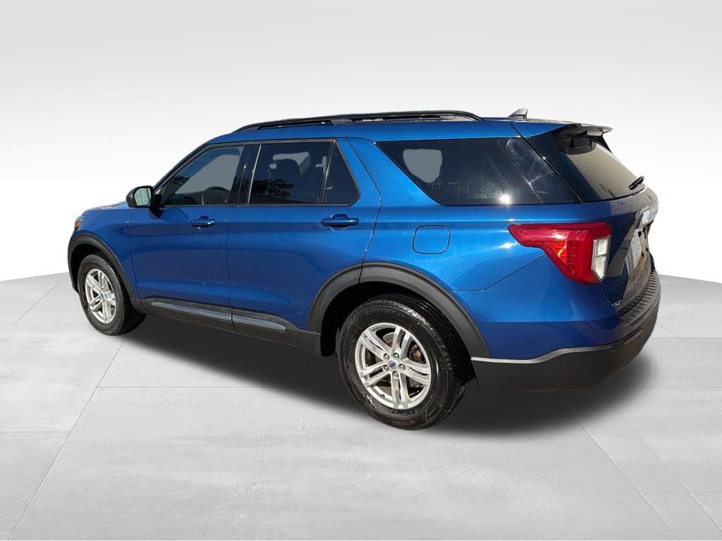 Certified 2022 Ford Explorer XLT image 4