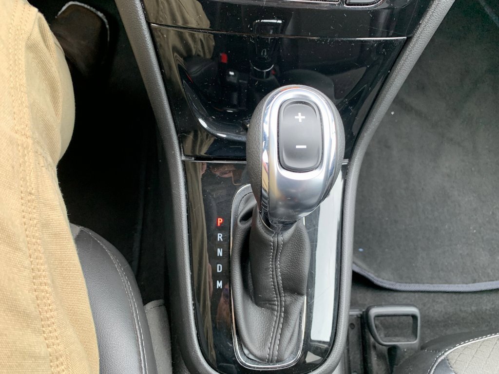 Used 2021 Buick Encore Preferred w/ Safety Package image 12