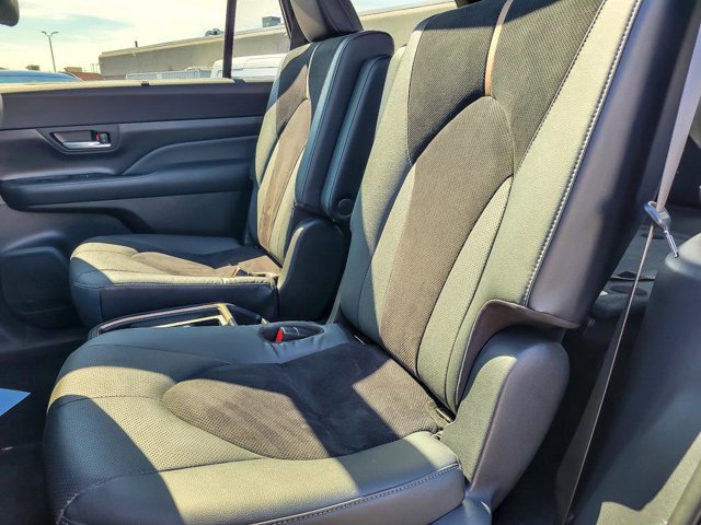 Used 2024 Toyota Grand Highlander AWD Hybrid image 16