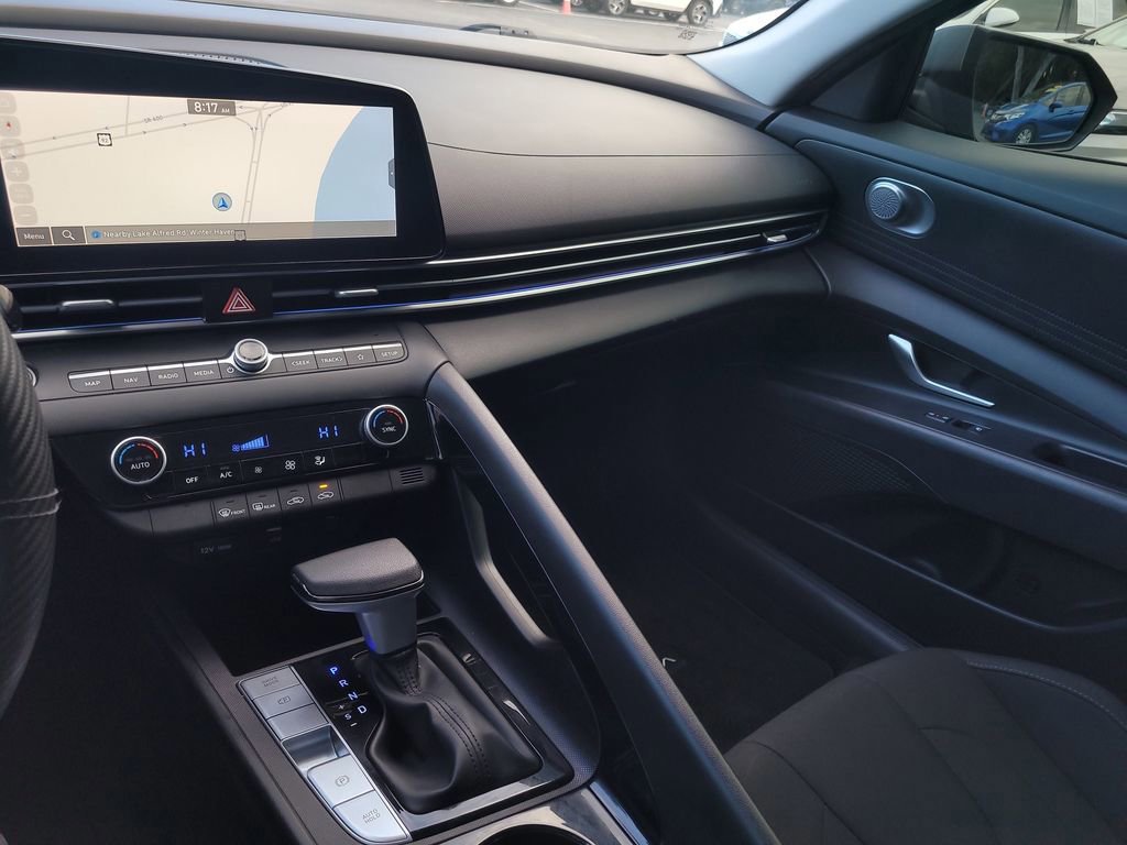 Used 2024 Hyundai Elantra Blue image 16