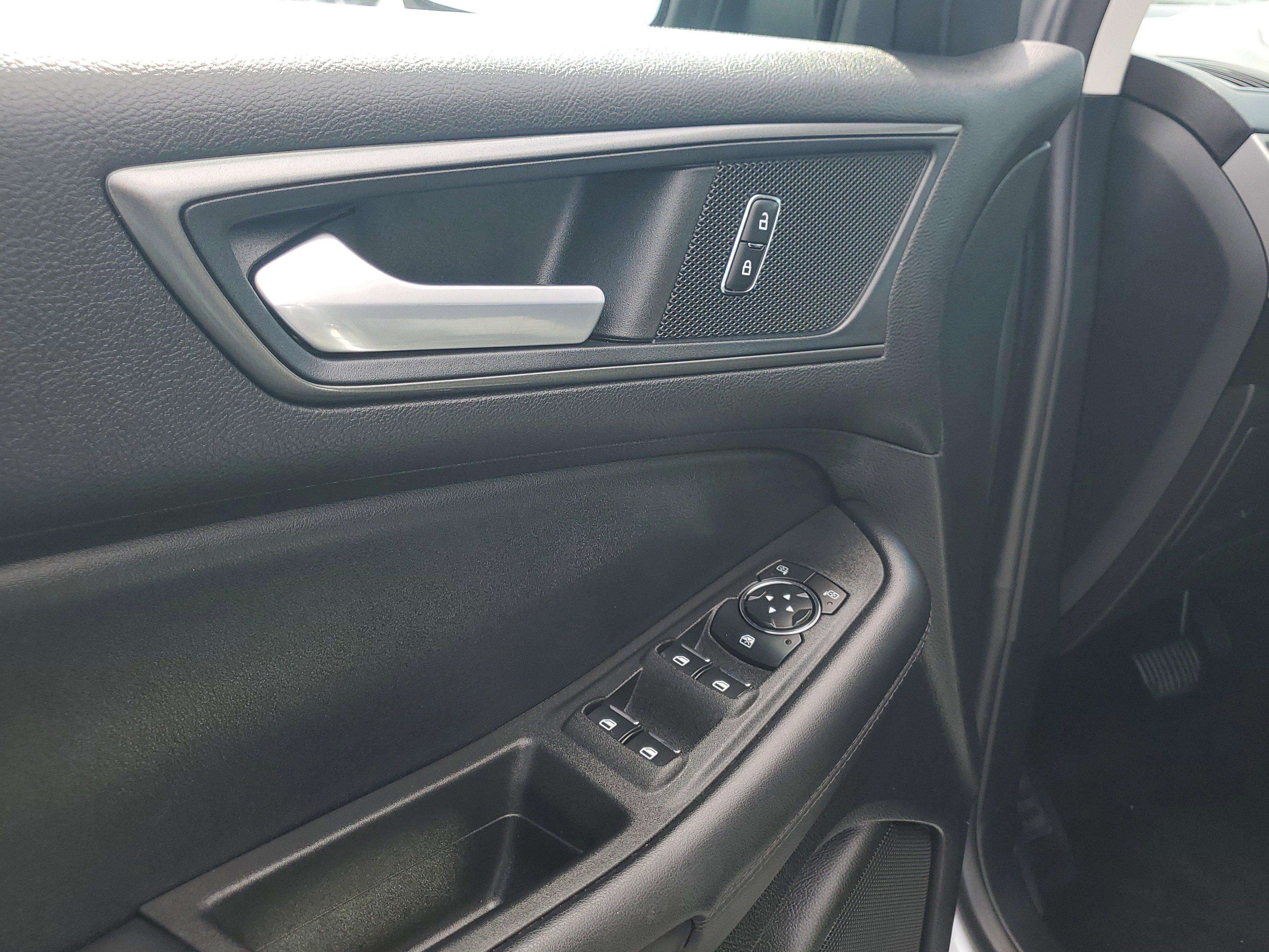 Certified 2023 Ford Edge SE w/ Black Appearance Package image 19