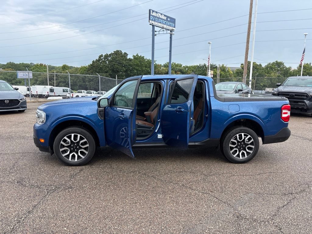 Certified 2024 Ford Maverick Lariat FWD image 4