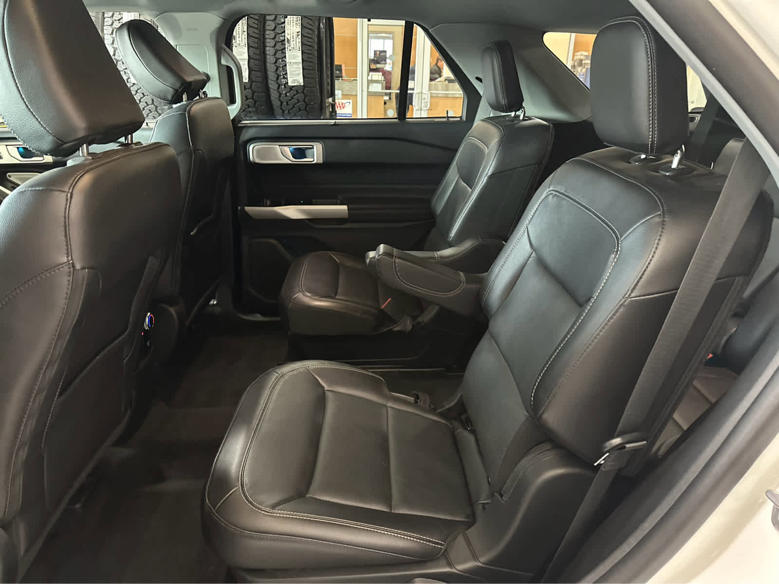 Certified 2023 Ford Explorer Limited w/ Limited Technology Package image 28