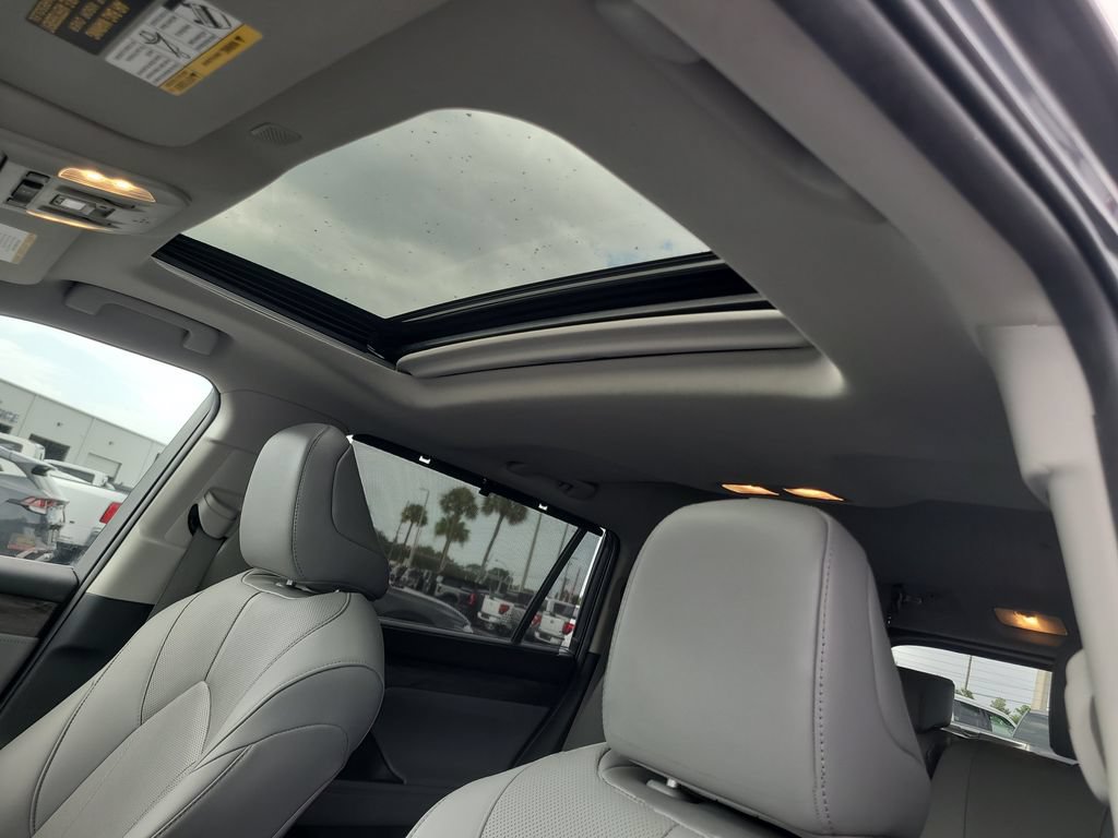 Used 2020 Toyota Highlander Limited FWD image 22