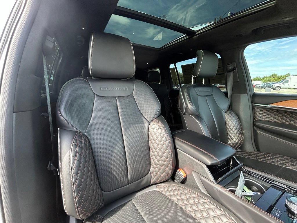 Used 2023 Jeep Grand Cherokee L Summit AWD/4WD image 29