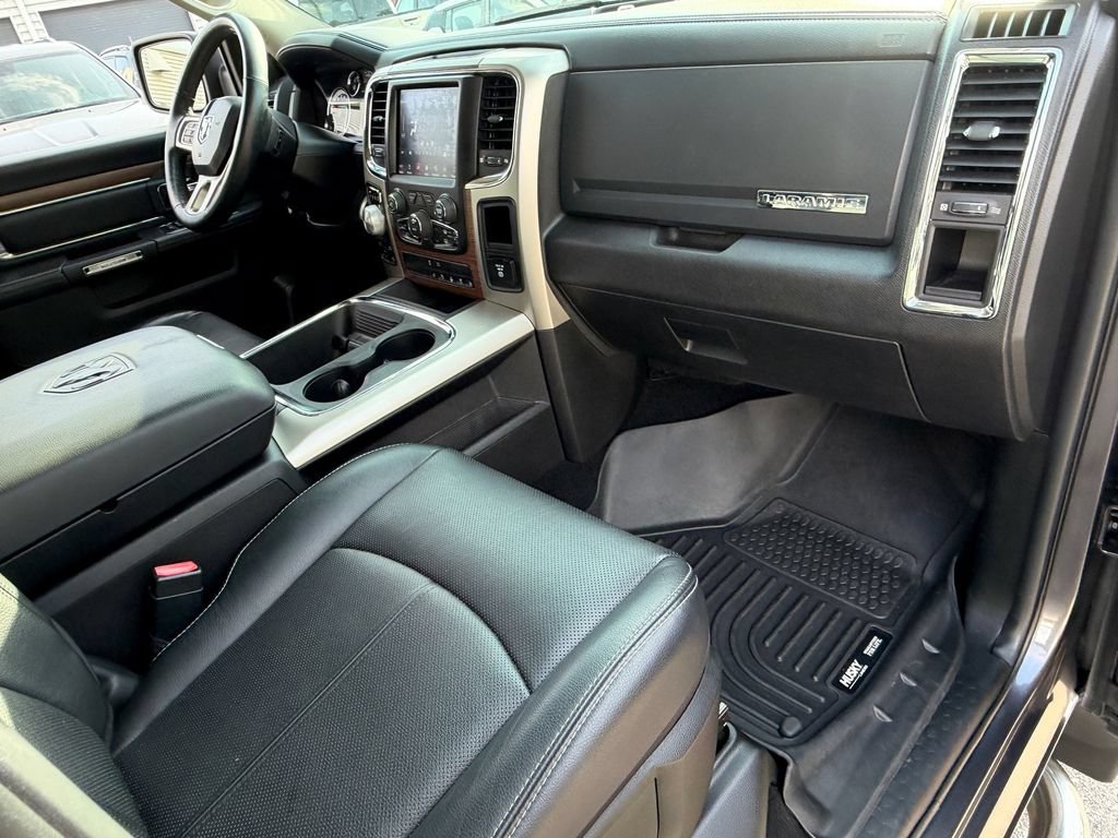 Used 2018 RAM 1500 Laramie w/ Convenience Group AWD/4WD image 19