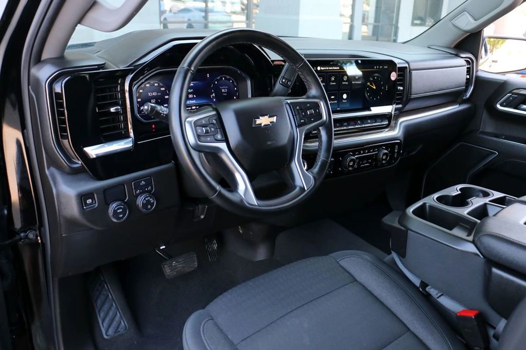 Used 2025 Chevrolet Silverado 1500 LT RWD image 17