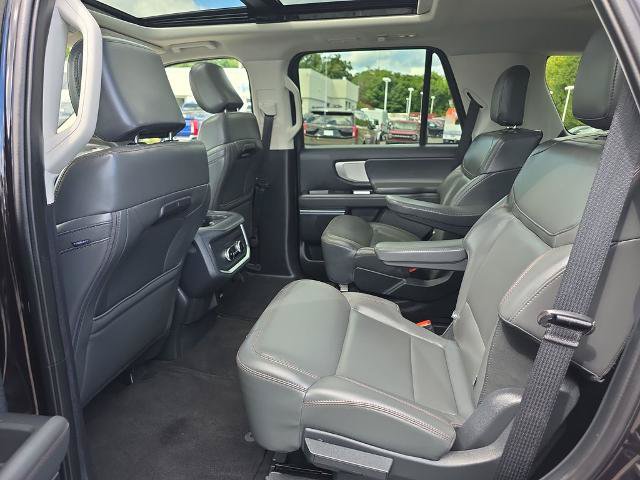 Certified 2025 Ford Expedition Active AWD/4WD image 17