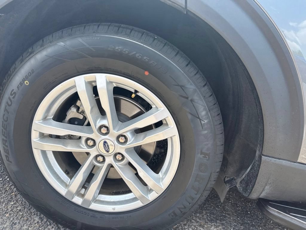 Certified 2023 Ford Explorer XLT RWD image 9