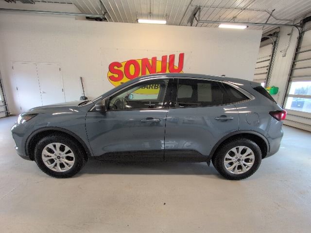 Certified 2023 Ford Escape Active AWD/4WD image 2