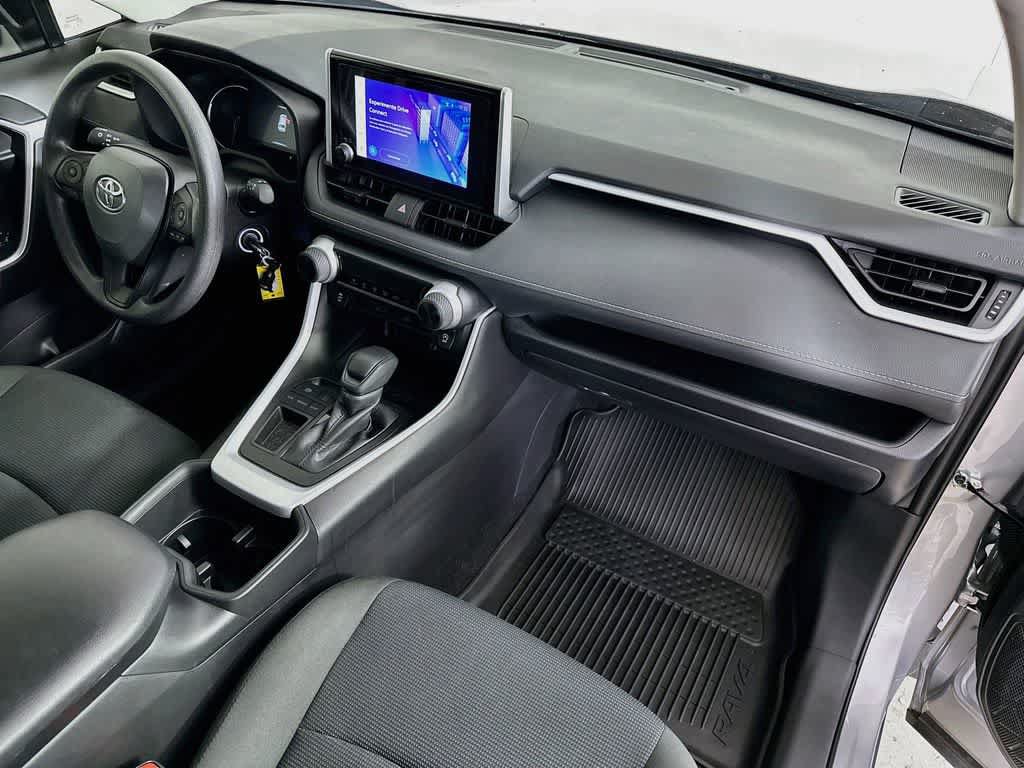 Used 2025 Toyota RAV4 LE FWD image 31