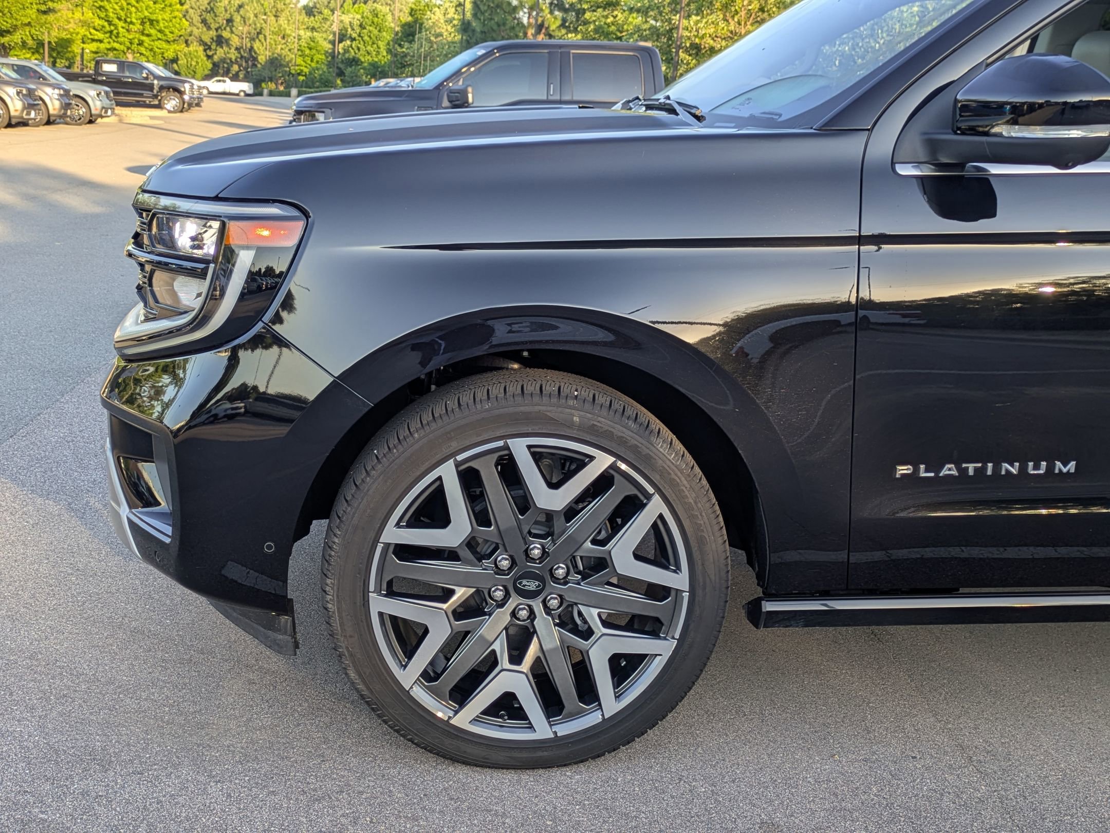 Certified 2025 Ford Expedition Platinum w/ Platinum Ultimate Package AWD/4WD image 11