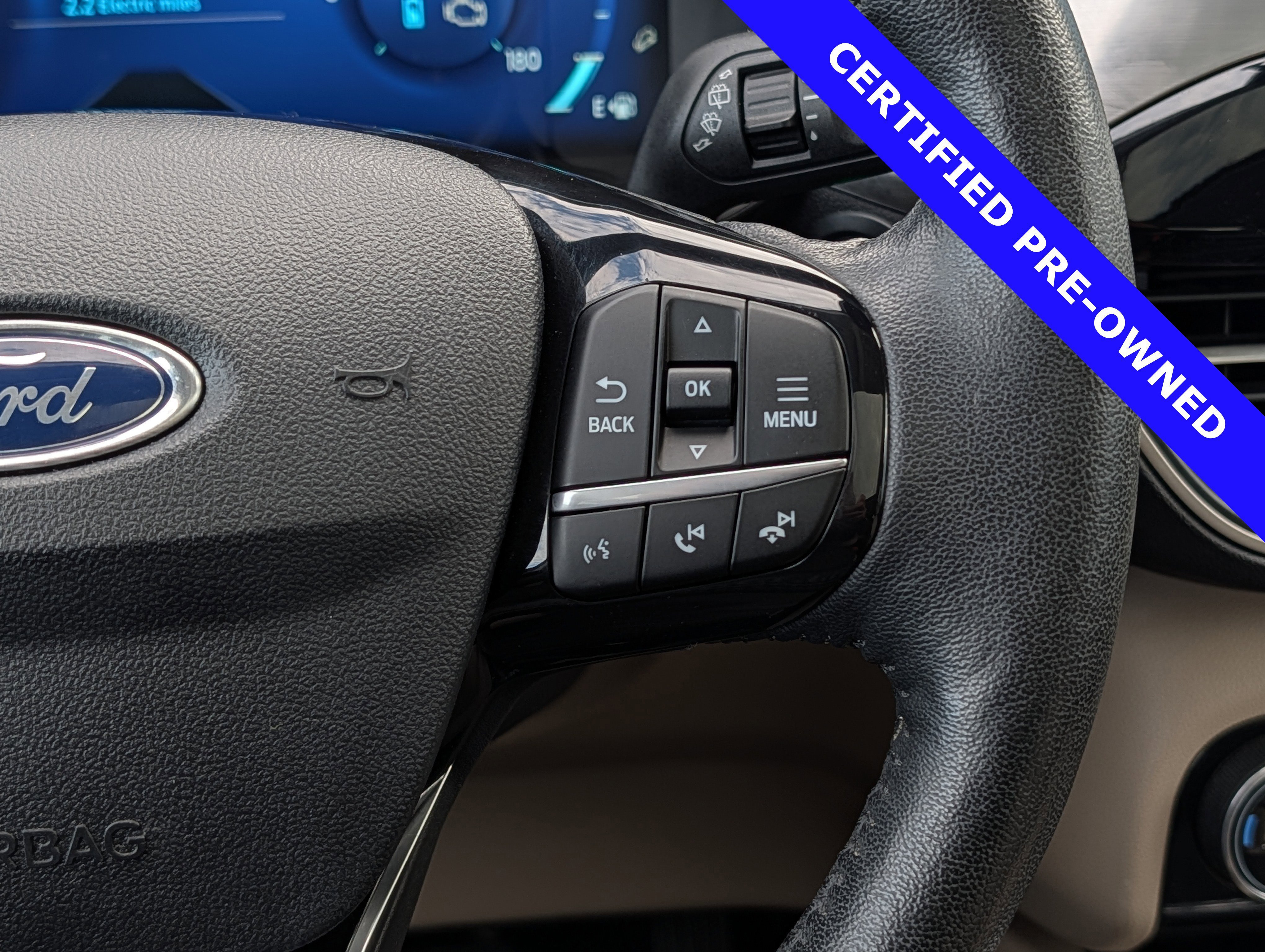 Certified 2021 Ford Escape Titanium FWD image 27