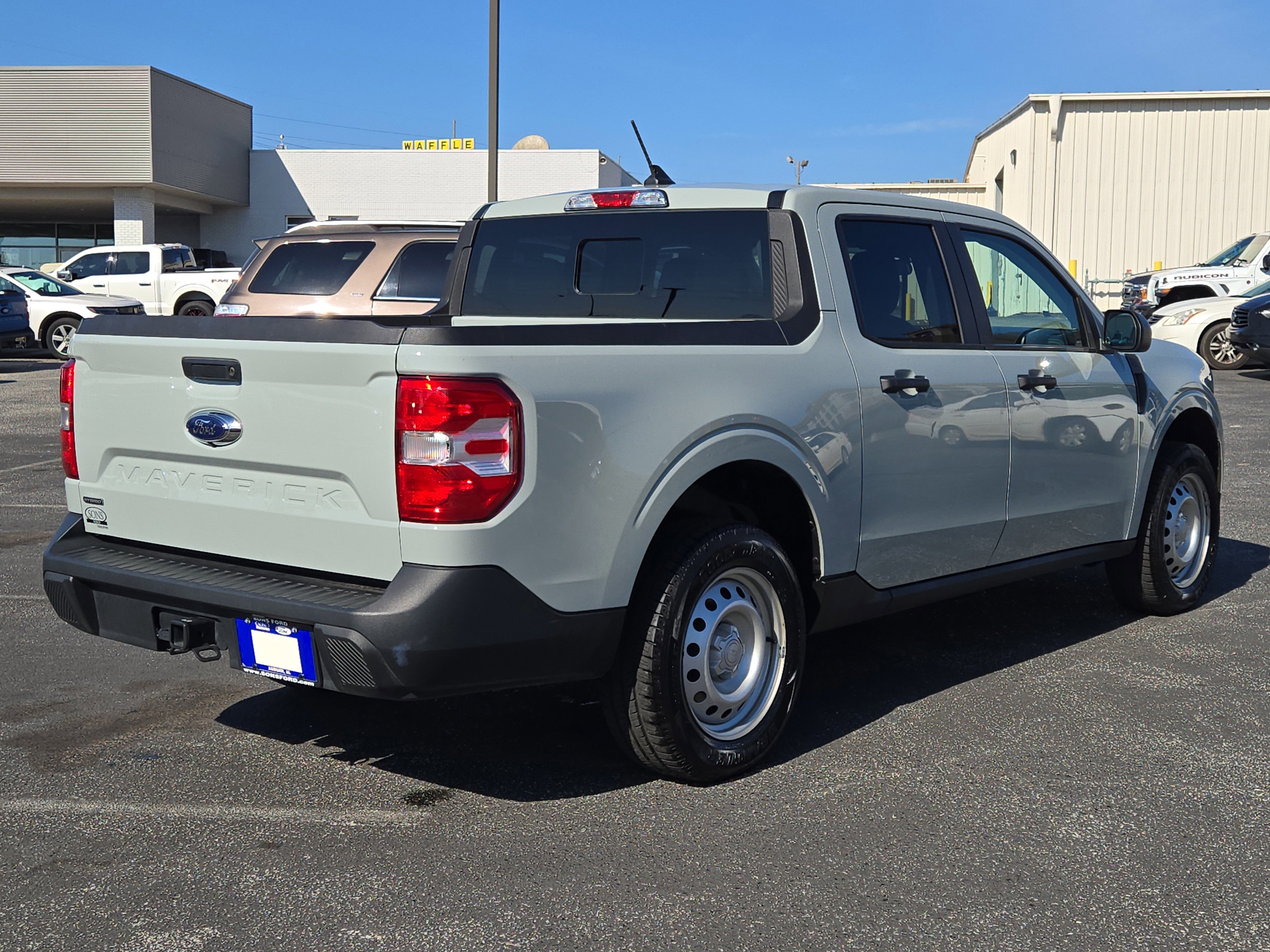 Certified 2023 Ford Maverick XL image 4