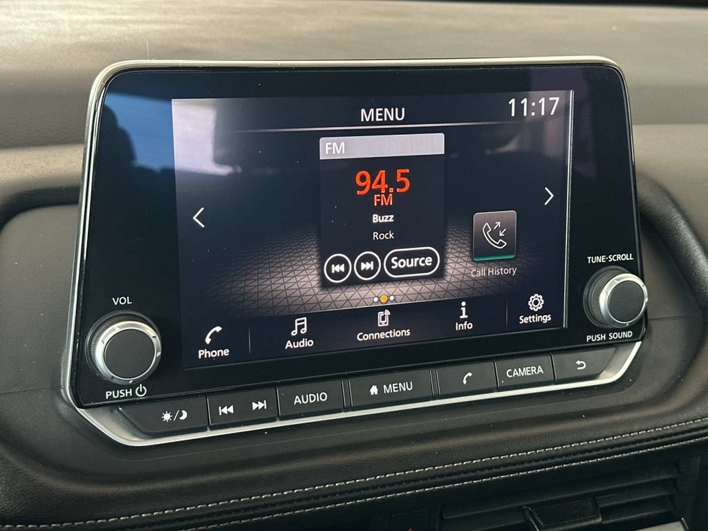 Used 2024 Nissan Rogue S FWD image 17