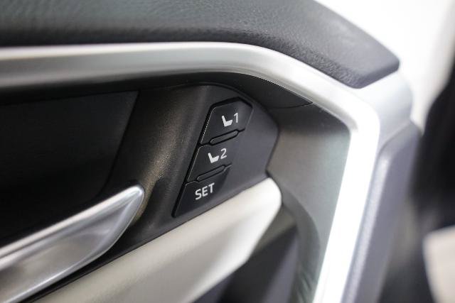Used 2022 Toyota RAV4 XLE Premium AWD/4WD image 30